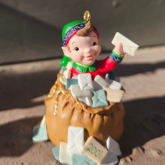 2001 Hallmark Keepsake Ornament Collector Club "Lettera, Globus, & Mrs. Claus" - Picture 6 of 10